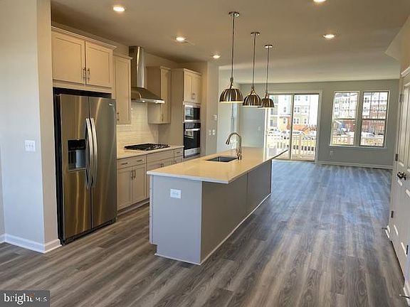 2nd image of 826 Sawback Sq NE