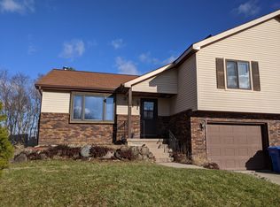 3911 Patrick Henry Way, Middleton, WI 53562