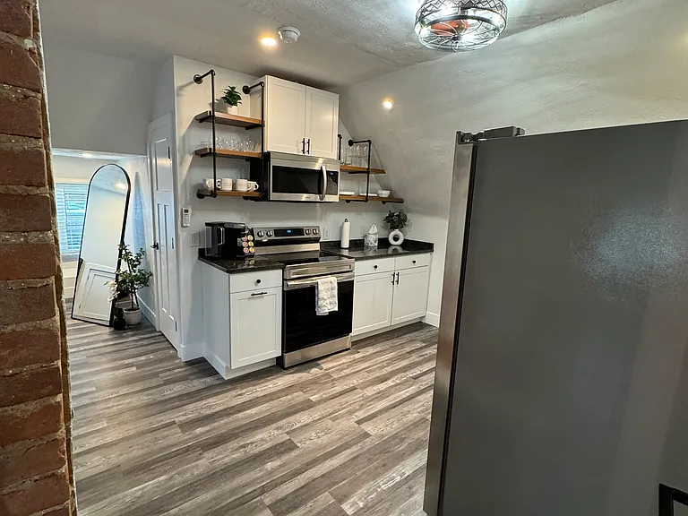 664 New Castle Rd #3 — Photo 6