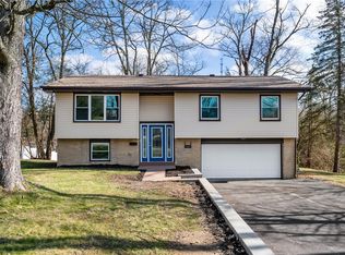 400 Woodhaven Dr, Monroeville, PA 15146