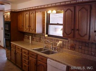 2209 Edwards St, Alton, IL 62002