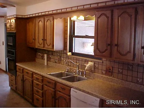 2209 Edwards St photo 1