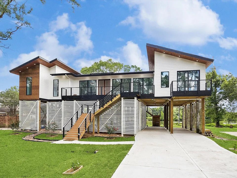 407 Brook Hollow Dr