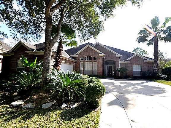 2nd image of 21 Fosters Green Dr