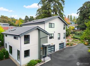514 NE 102nd St #B, Seattle, WA 98125