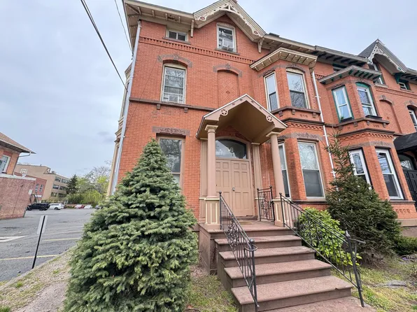 59 Trumbull St
