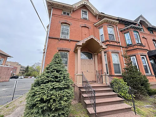 59 Trumbull St Photo 1