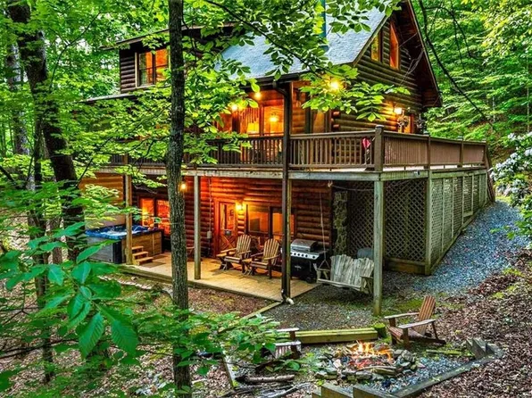 28 Dupont Dr, Blue Ridge, GA 30513