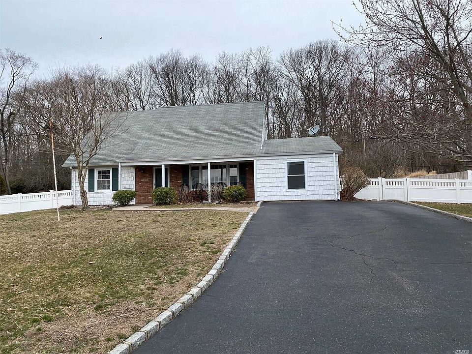 1st image of 63 Hastings Dr