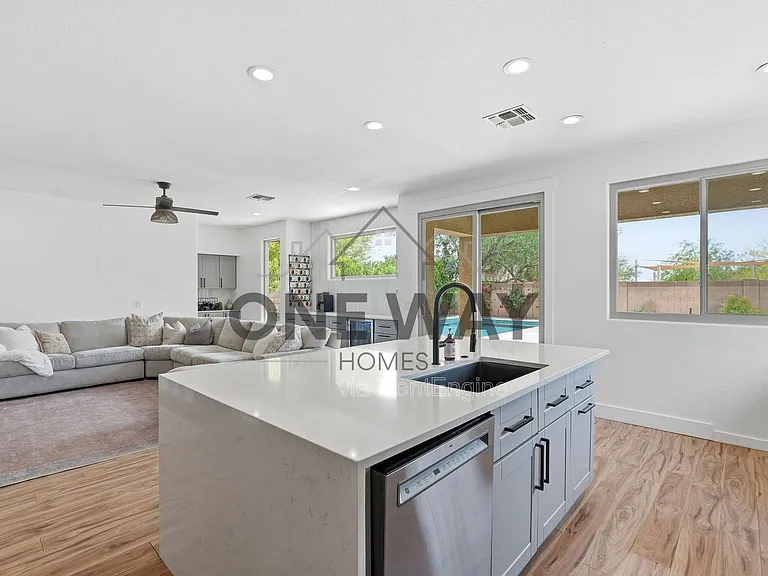 8953 E Hillview St — Photo 13