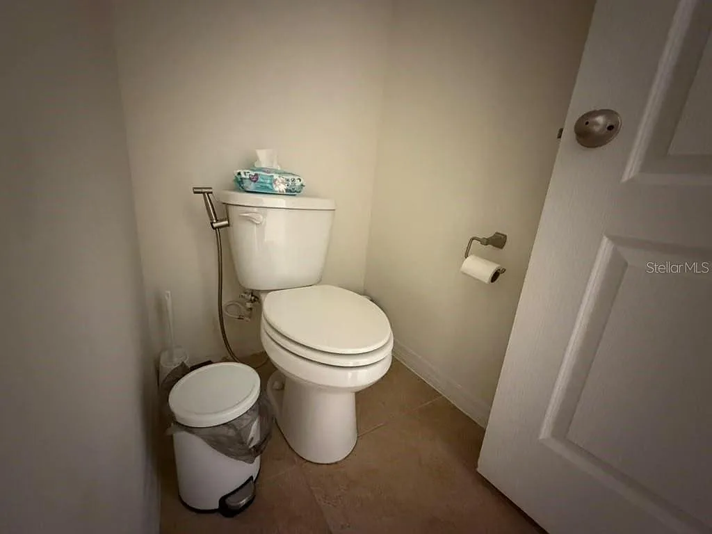 3 bed, 2.0 bath, 1690 sqft, $2,200 — Photo 4