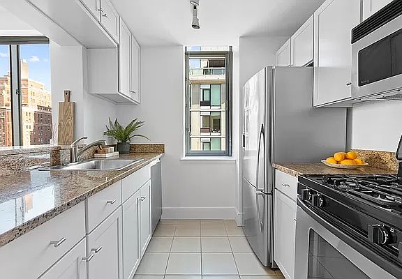 4th image of 520 W 23rd St APT 12F
