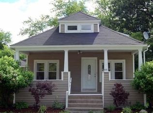 105 Gresham St, Springfield, MA 01119