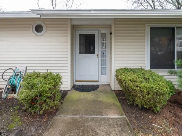 264B Crosse Dr #B, Monroe Twp., NJ 08831