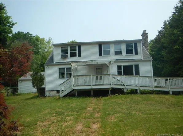 16 Roosevelt Drive, Seymour, CT 06483