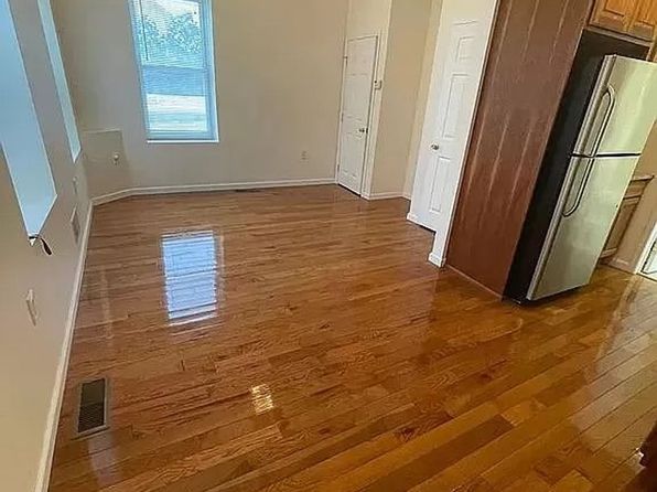 106 N Main St #1