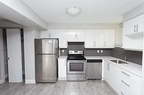 686 Bathurst St #204 — Photo 3