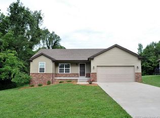 127 Yenowine Ln, Georgetown, IN 47122