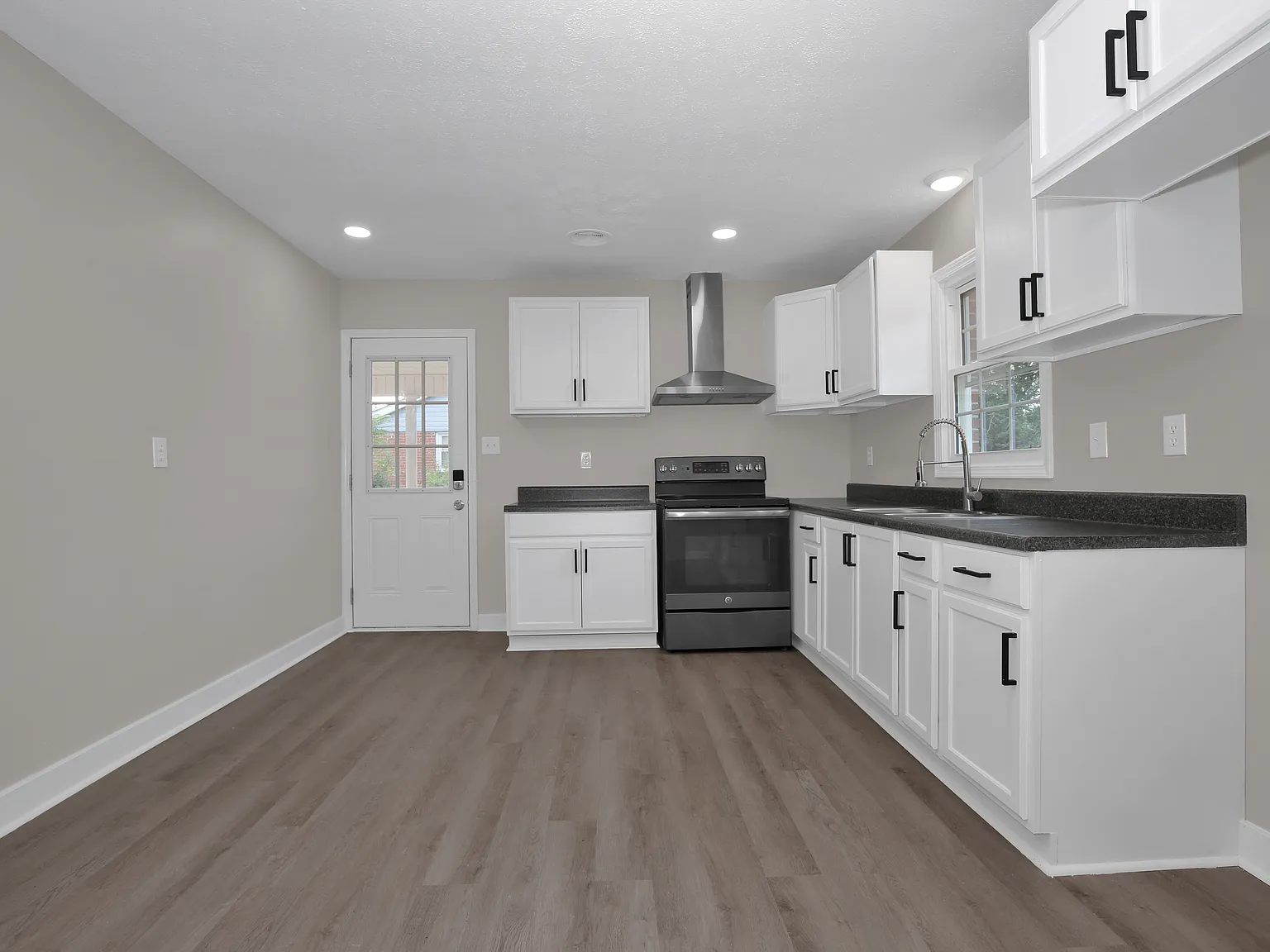 914 Fiske Drive — Photo 1