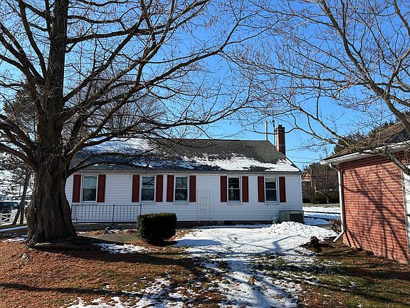 3rd image of 1041 Park Hill Dr