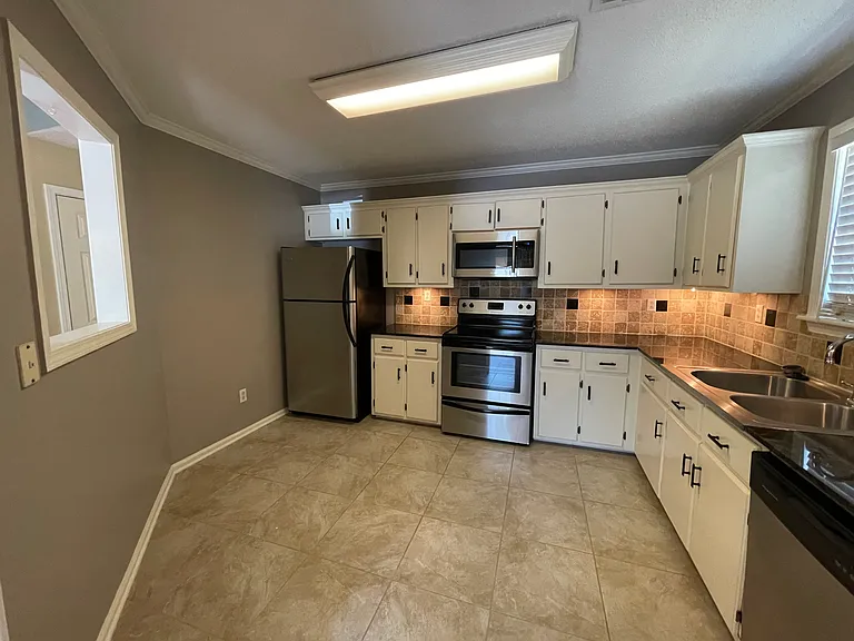 604 Huntington Pl — Photo 11