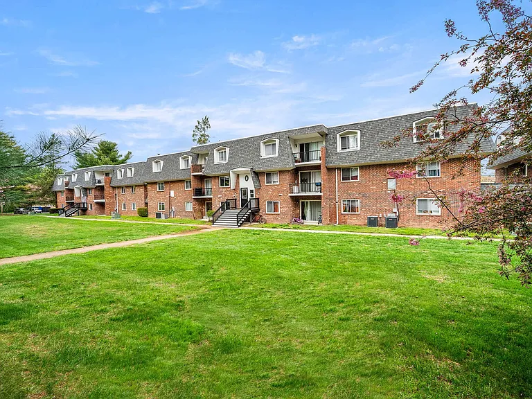 dover-estates-exteriors009