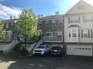 8 Dempsey Ct, Jersey City, NJ 07305