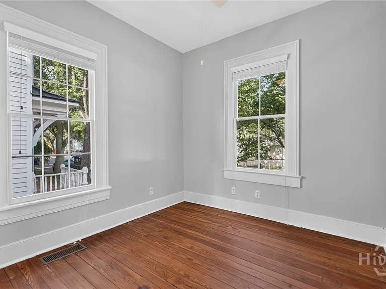 902 Barnard St — Photo 21