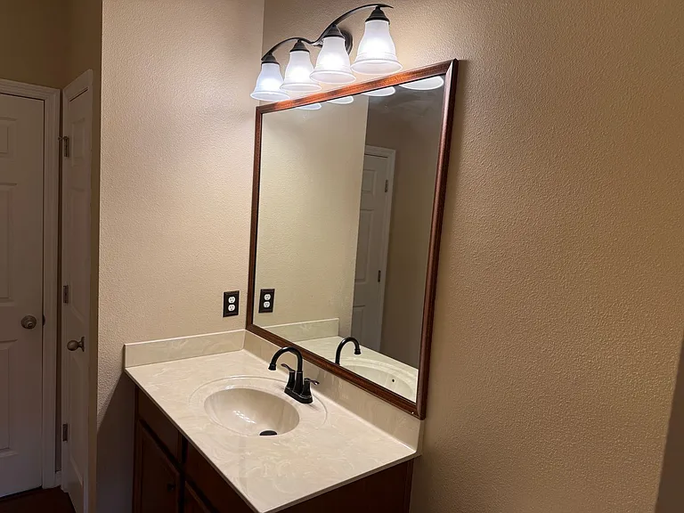 2478 Linkwood Ave — Photo 11