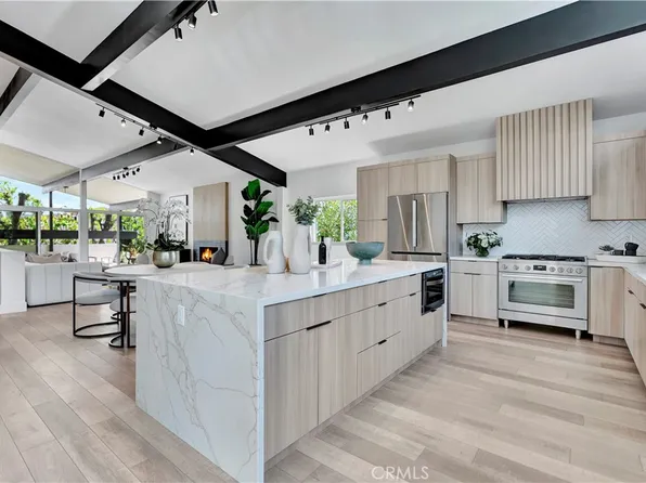 17421 Alta Vista Cir, Huntington Beach, CA 92647