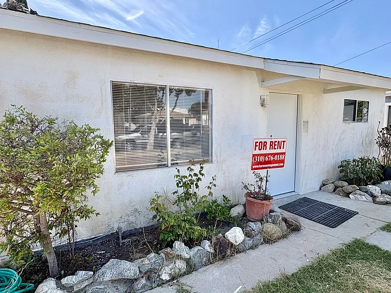 15009 Freeman Ave — Photo 11