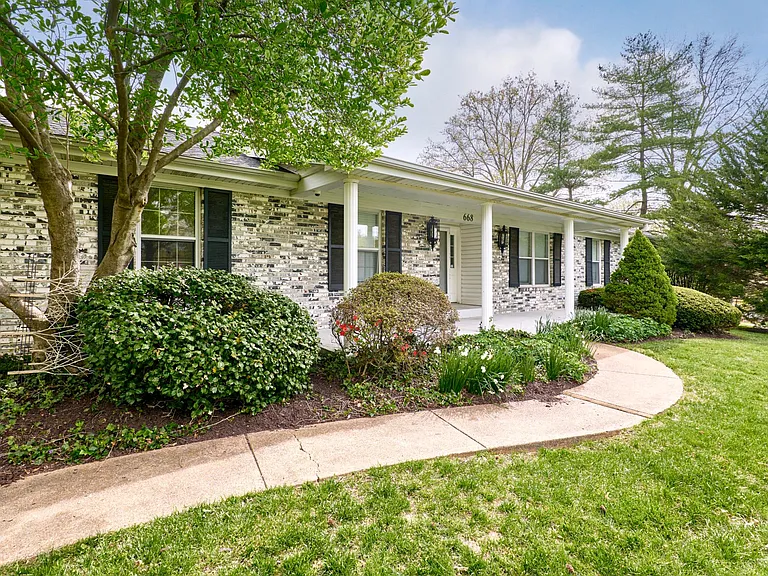 668 Stablestone Dr — Photo 5