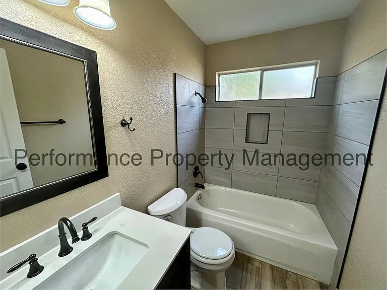 8615 Newgate Ct — Photo 11