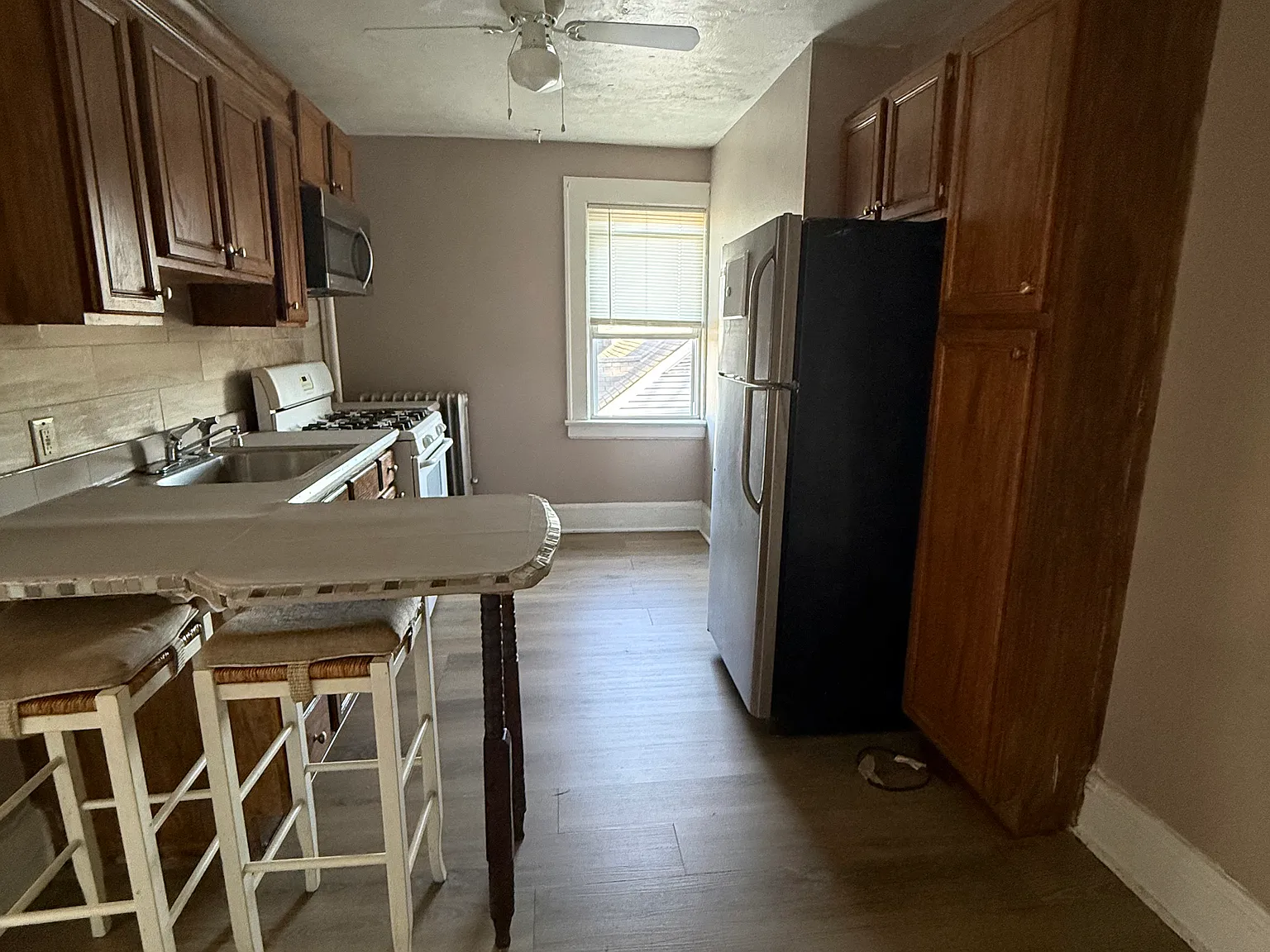 1 bed, 800 sqft, $1,700 — Photo 3