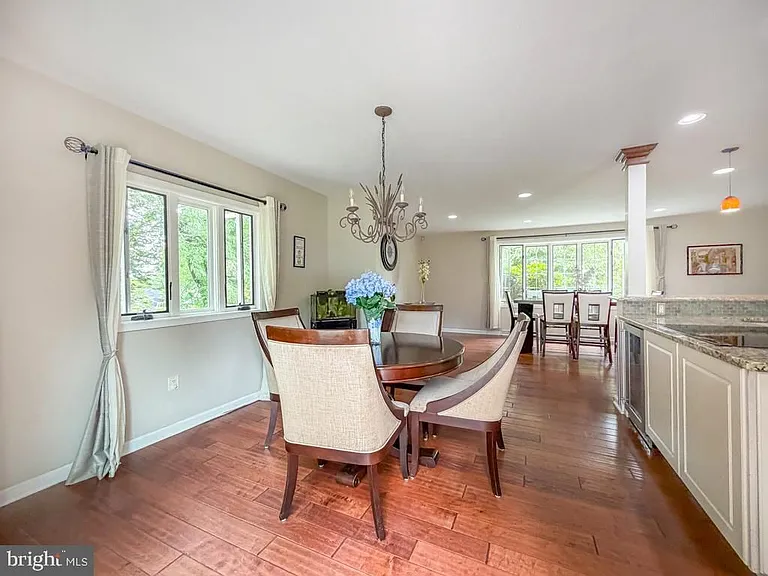 1168 Temple Dr — Photo 16