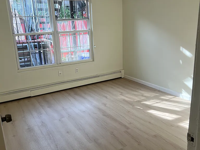 2111 Grand Ave #1 — Photo 5