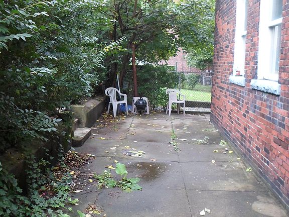 Back patio - 1826 and 1828
