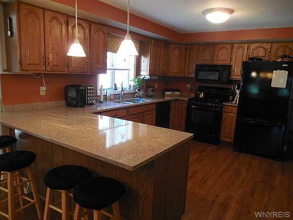 3rd image of 2991 Hillbrook Dr