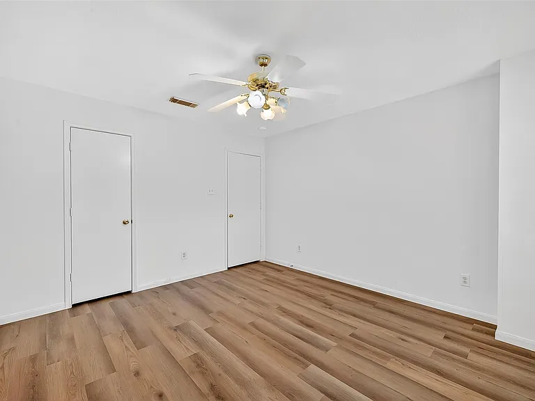 8366 Golf Green Cir — Photo 24