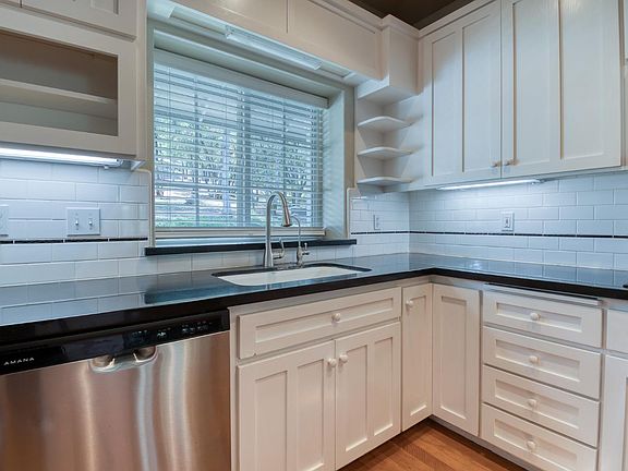 4th image of 20920 Christopher Cir