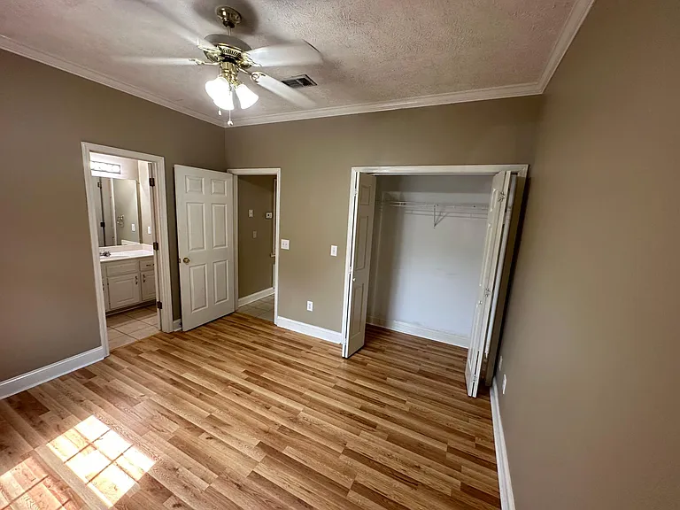 313 E Lampkin St #8 — Photo 8