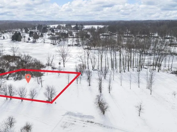 2686 W Lakeland Dr #34, Berrien Springs, MI 49103