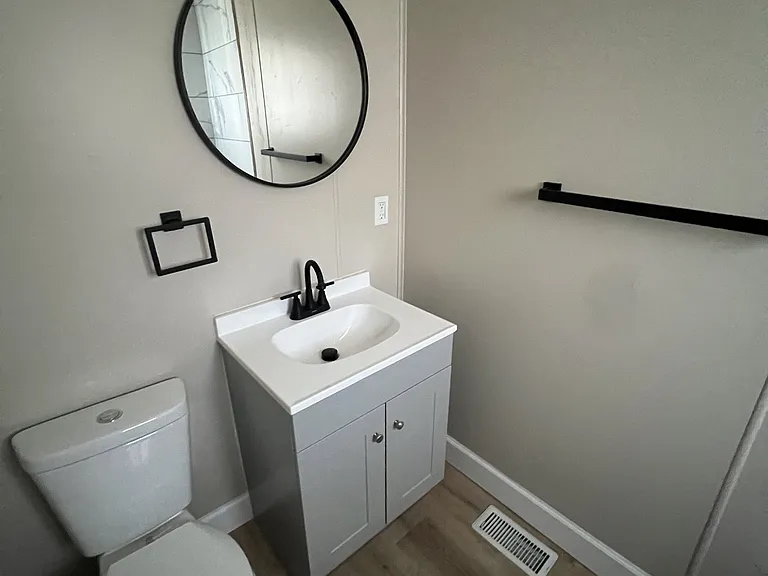 724 Custer St #1 — Photo 9