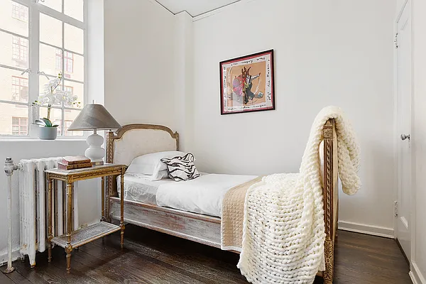 Sold by Compass | media 22