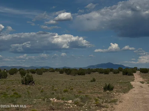 59N E Rocky Rabbit Rd, Ash Fork, AZ 86320