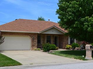424 Saint Sabre Dr, Swansea, IL