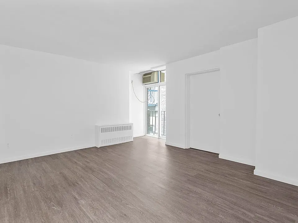 88 Fulton St #L9