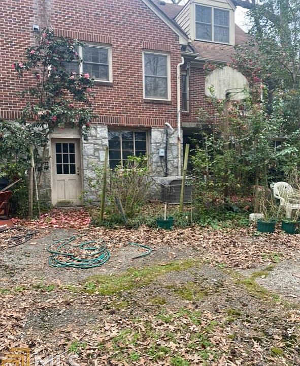 2nd image of 2616 Ellwood Dr NE