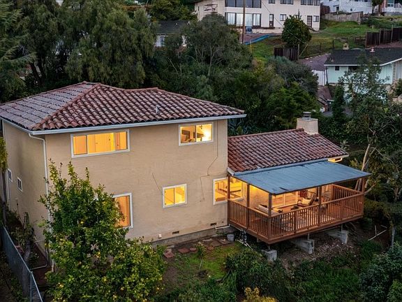 5th image of 10955 Edgemont Dr