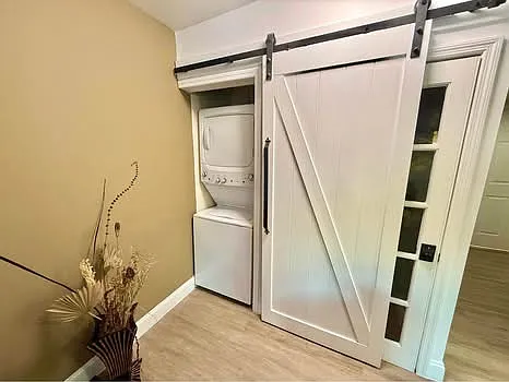 1006 Catherine St — Photo 11